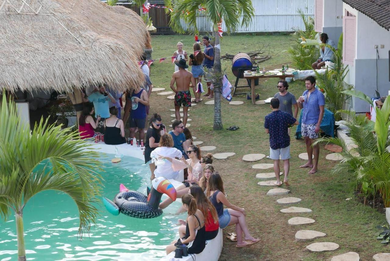 Clandestino Hostel Canggu Exterior foto